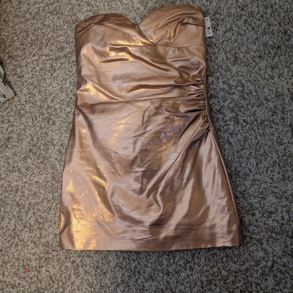 NWT ZARA Viral Tiktok Rose Gold Metallic Strapless Mini Dress - Picture 3 of 8